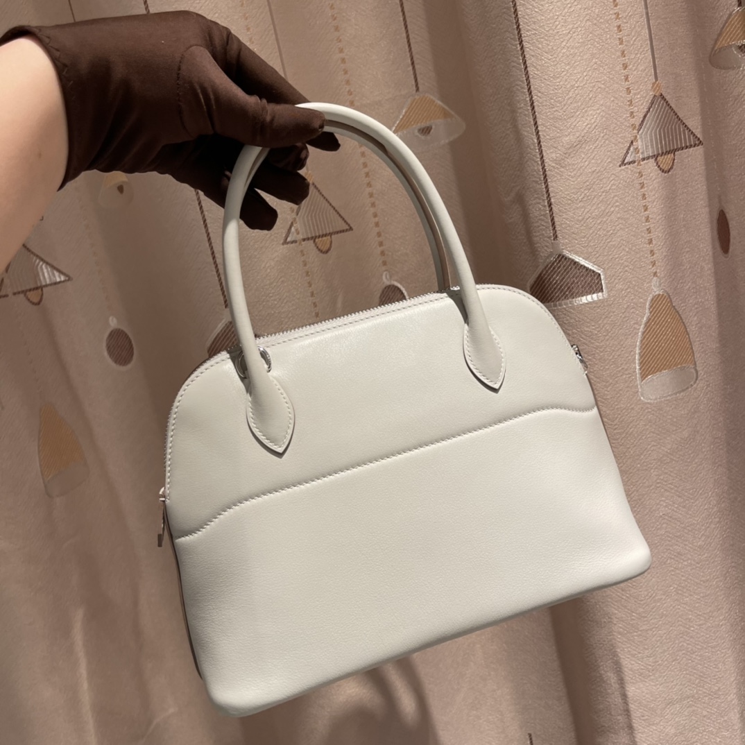 에르메스 볼리드27 화이트 은장 스위프트